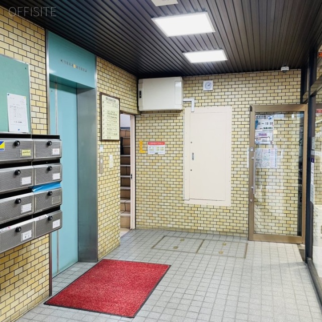 昌徳ビル エントランス