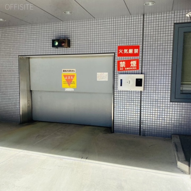 新川三幸ビル 駐車場