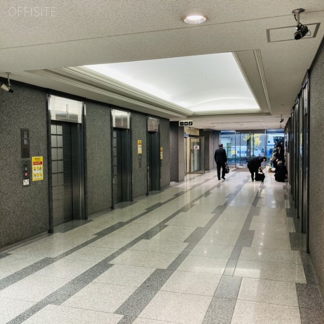 八重洲三井ビル エントランス