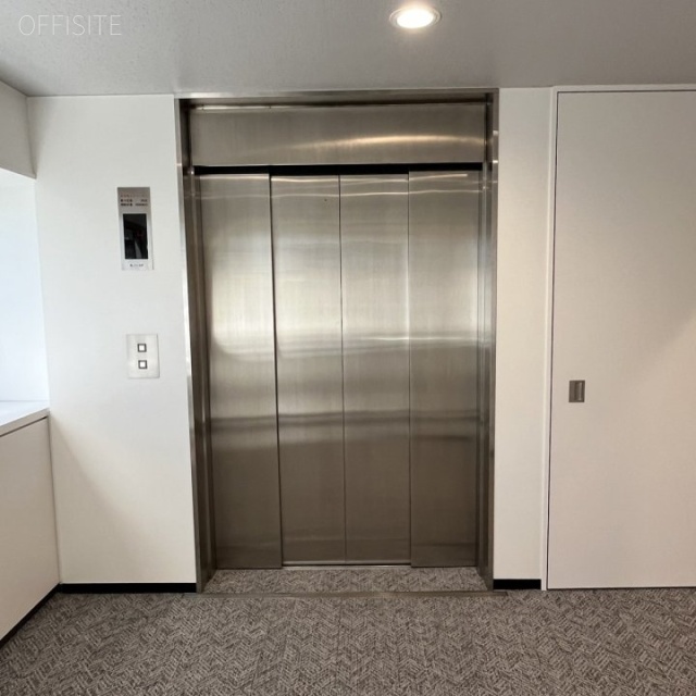 FOREFRONT TOWERⅡ 人荷用エレベーター