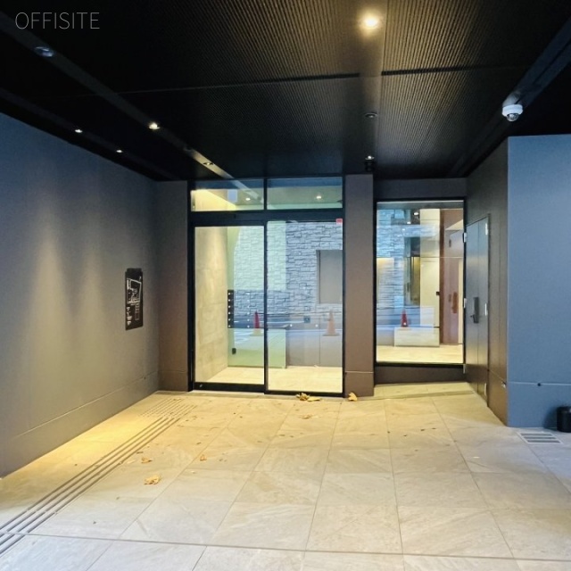 VORT六本木一丁目 オフィスビル出入口