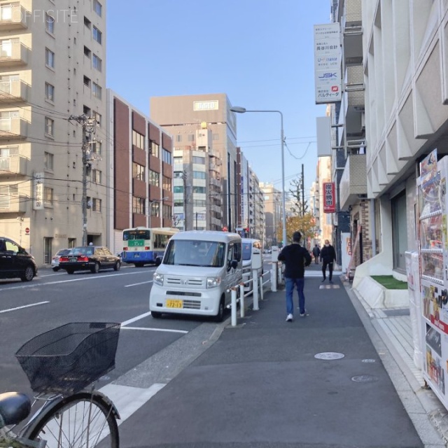 桂昇新御徒町ビル ビル前面道路