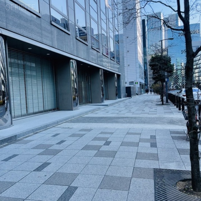 赤坂エイトワンビル 前面歩道