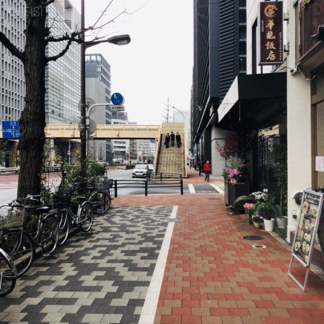 土屋ビル ビル前面道路