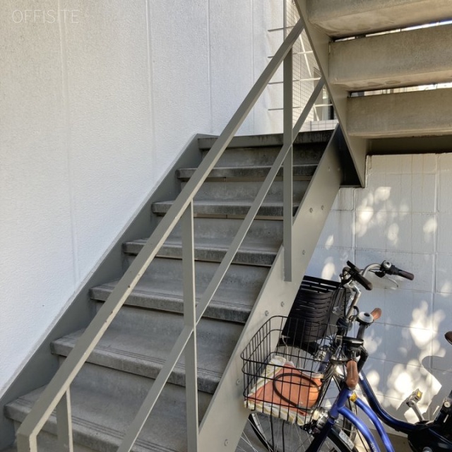 growth ginza east 外階段