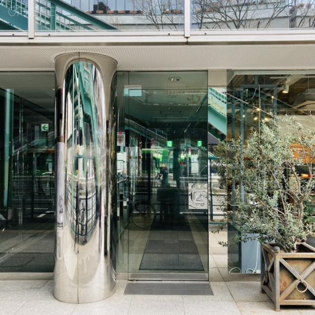 J-6ビル エントランス