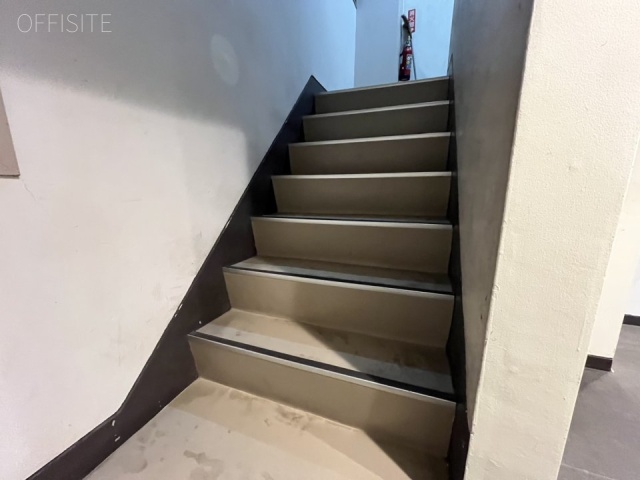 東専堂ビル エントランス