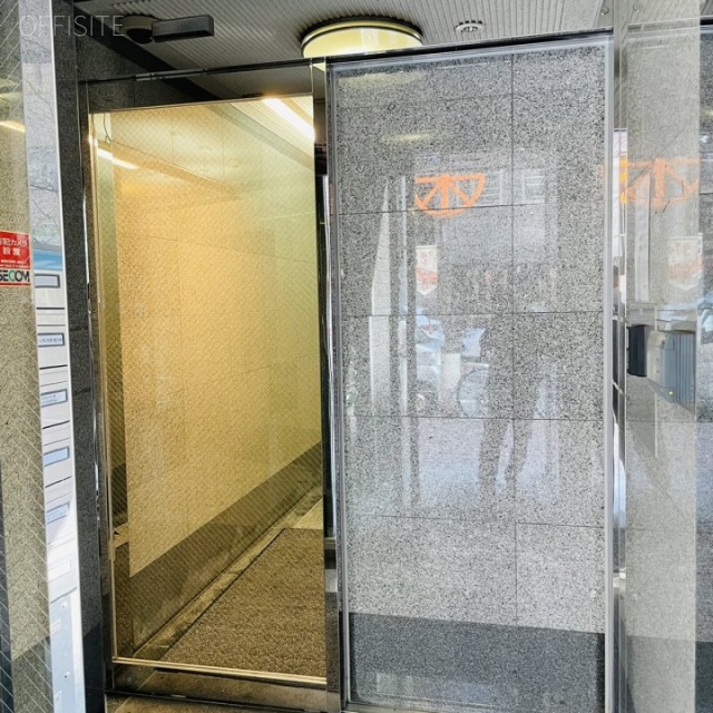 新橋赤レンガ通りビル エントランス