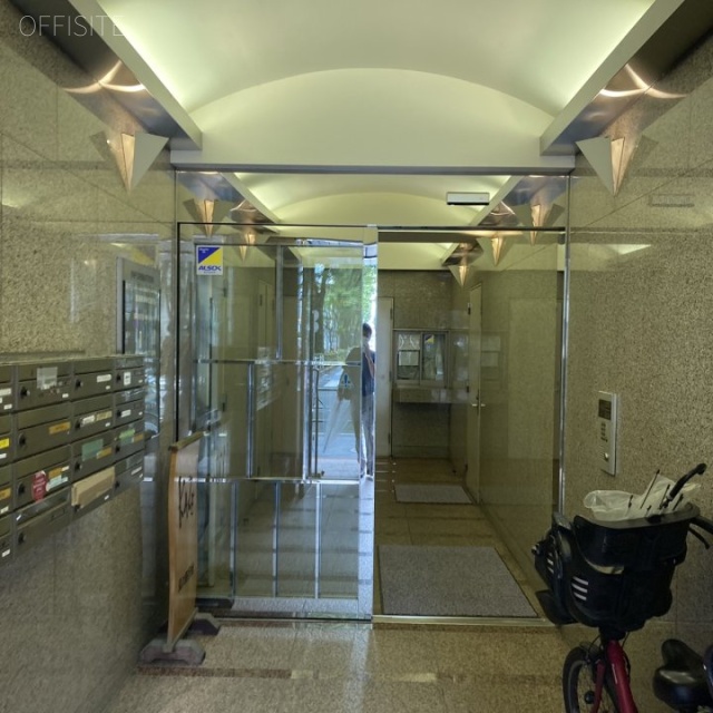 IFOビル エントランス