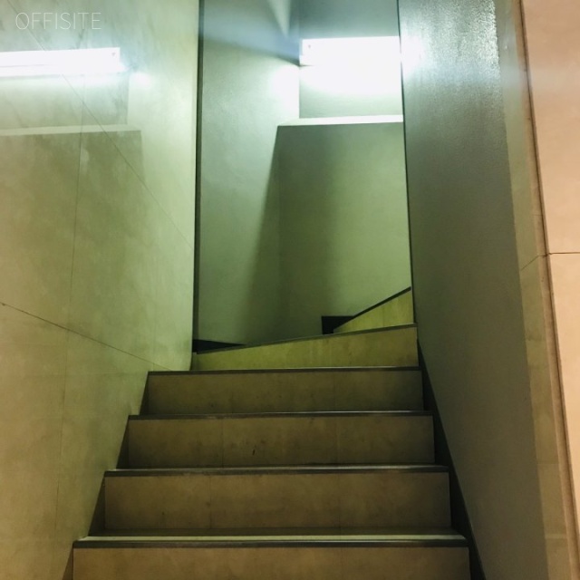 いちご中野ノースビル 階段