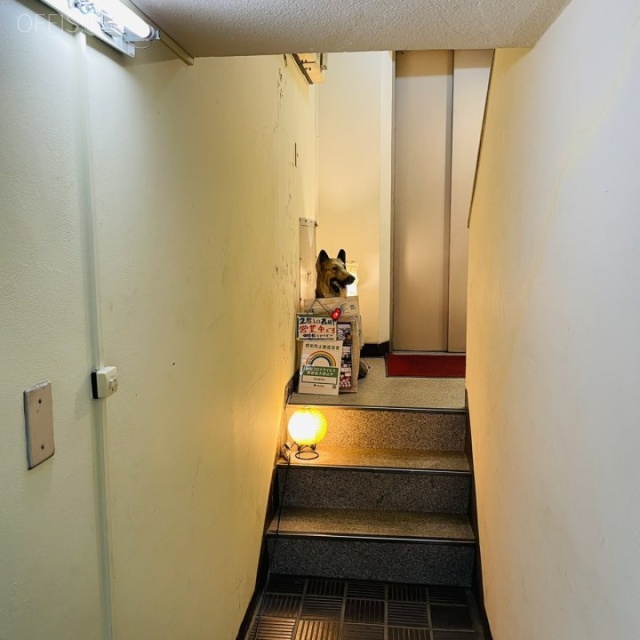 八重垣ビル エントランス