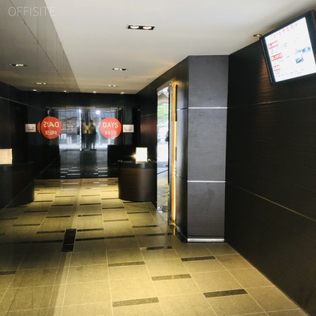 紀陽ビル エントランス