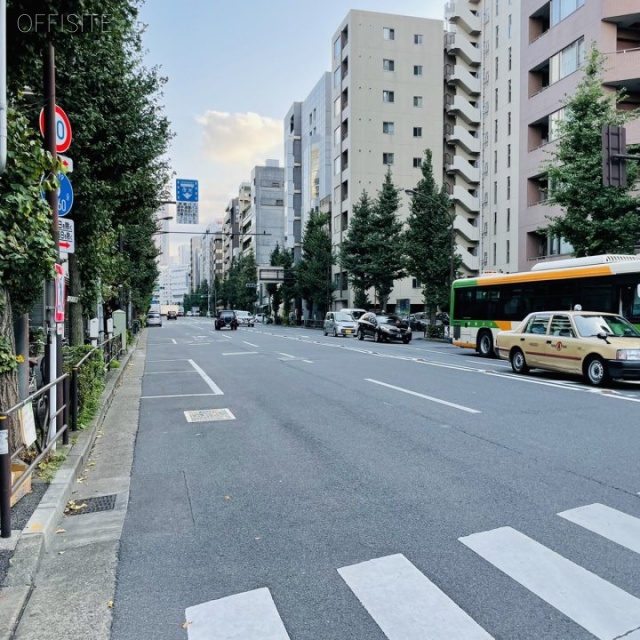 山本ビル ビル前面道路