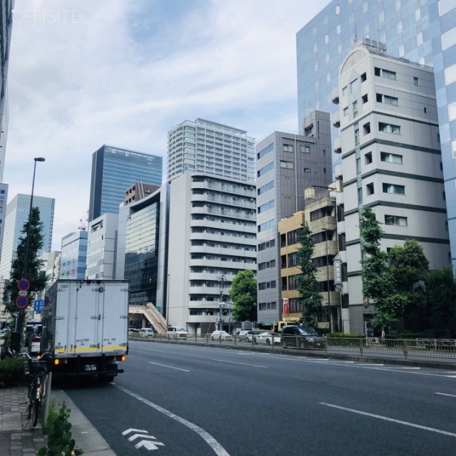 マスマンビル ビル前面道路