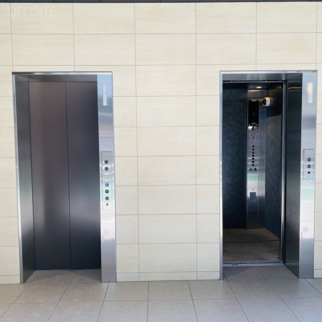 S-cube(south) エレベータ