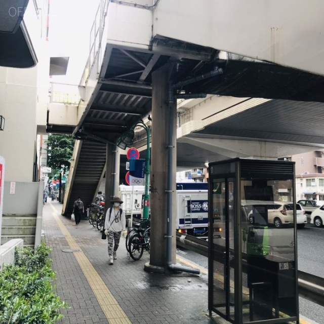 笹塚総榮ビル ビル前面道路