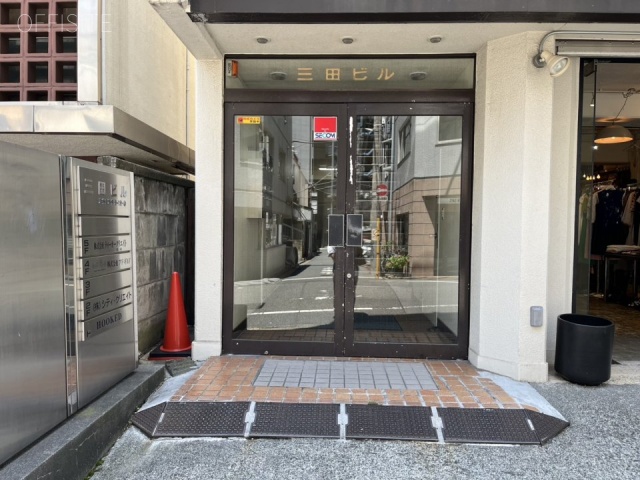 三田ビル エントランス