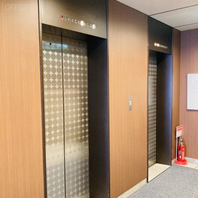 銀座8丁目10番ビル エントランス