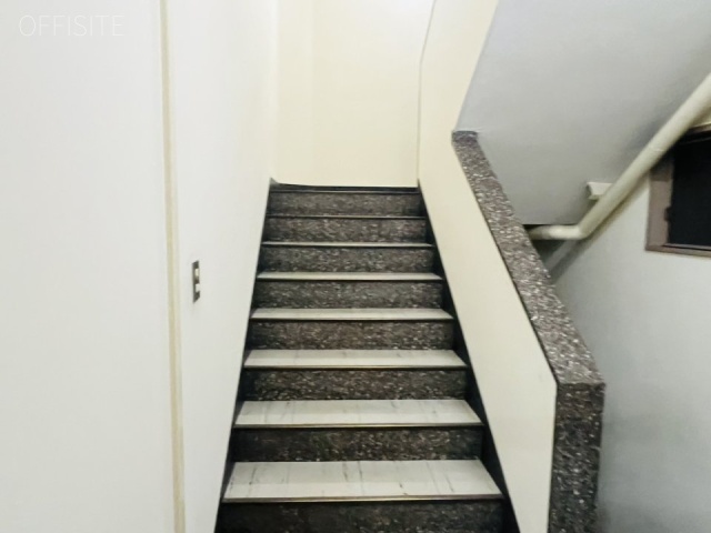 依田忠ビル エントランス