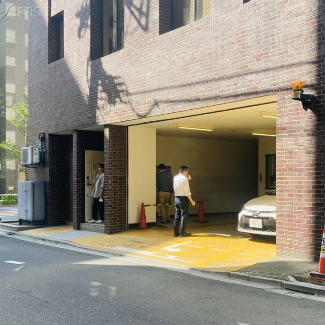 オーム(OHM)ビル 駐車場