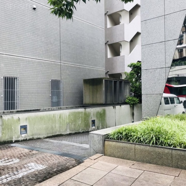 あいおいニッセイ同和損保新宿ビル 外観
