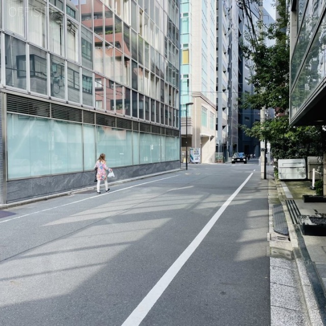 センダビル 前面道路