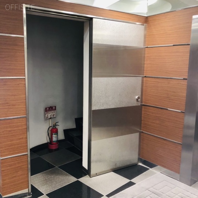 東都ビル エントランス