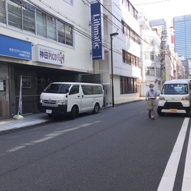 竹橋ビル ビル前面道路