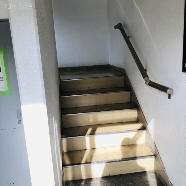 mejiro222ビル エントランス