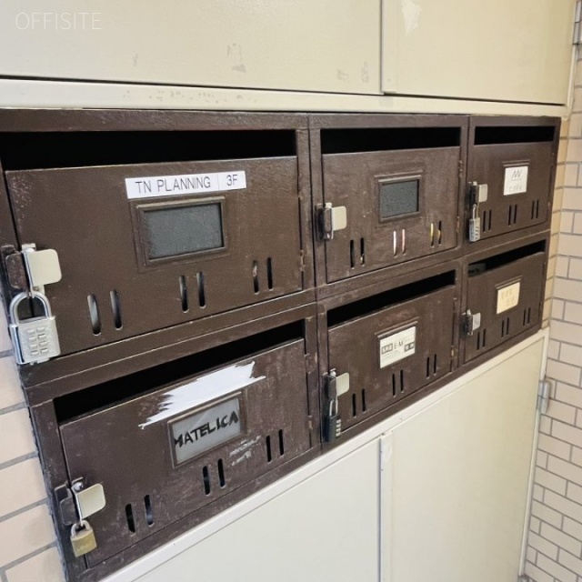 万代芝ビル 郵便受け