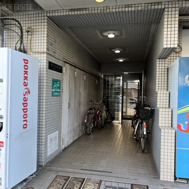 サンシャルム堀ビル エントランス
