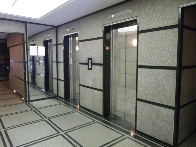 Landwork青山ビル フジ28ビル EV.JPG