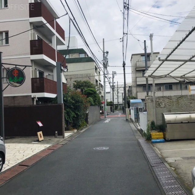 三浦ビル ビル前面道路