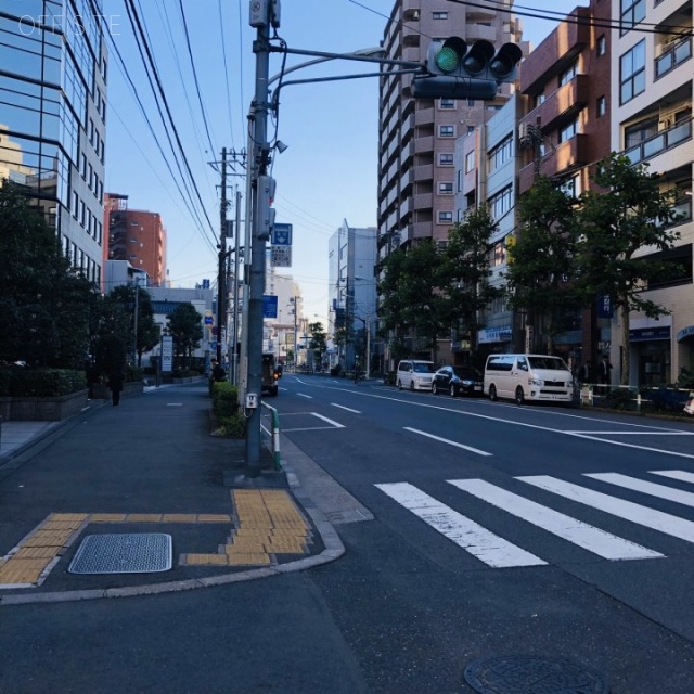 ME新大塚ビル ビル前面道路