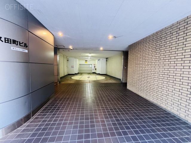 オーキッドプレイス田町ビル 駐車場