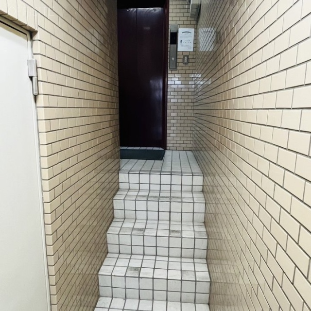 万代芝ビル エントランス