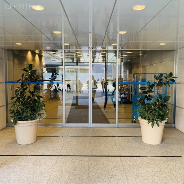 青山ファーストビル エントランス