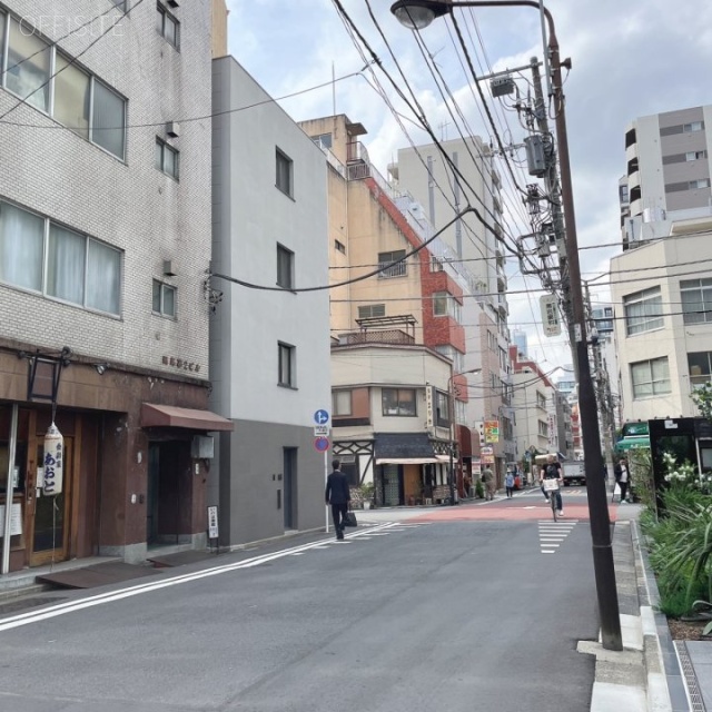 mirio神保町 前面道路