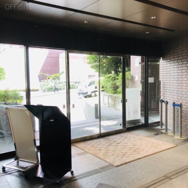 32芝公園ビル エントランス