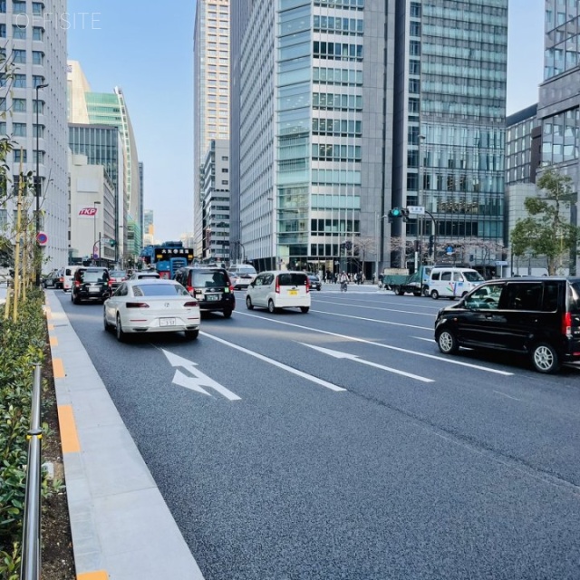 TOKYO TORCH 常盤橋タワー ビル前面道路