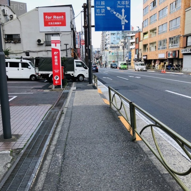 NKビル新大塚 前面歩道