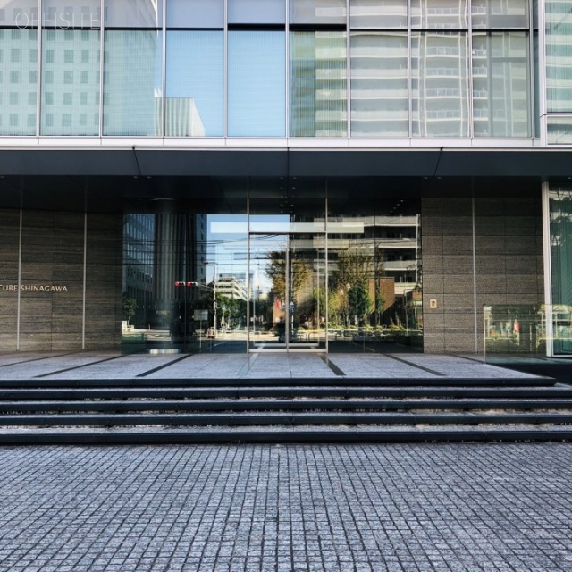 グラスキューブ品川 オフィスビル出入口