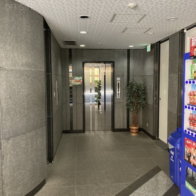 麹町秀永ビル エントランス