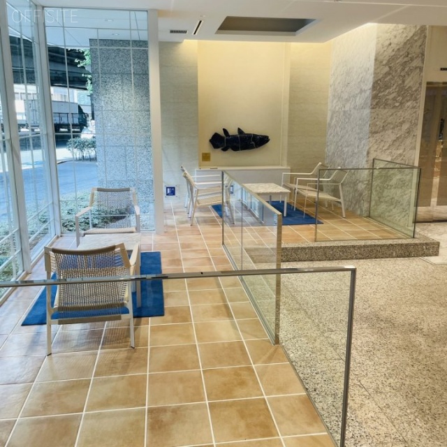 神田岩本町プラザビル エントランス内の打合せスペース