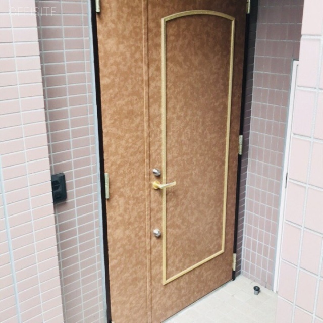 ワイズ松濤(しょうとう) 貸室入口