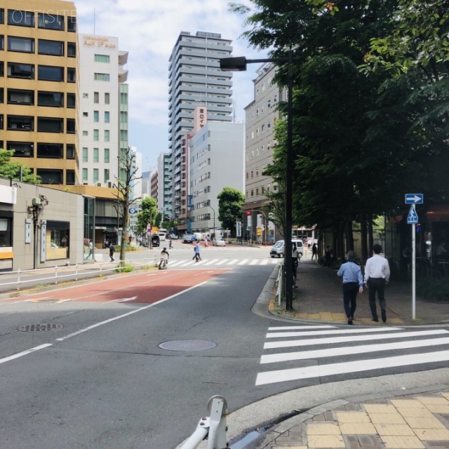 神谷町MTビル ビル前面道路