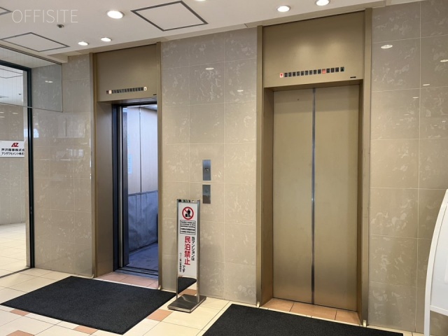 ウィン青山 エントランス