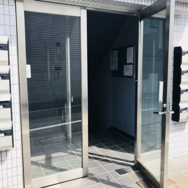 目黒建築会館ビル エントランス