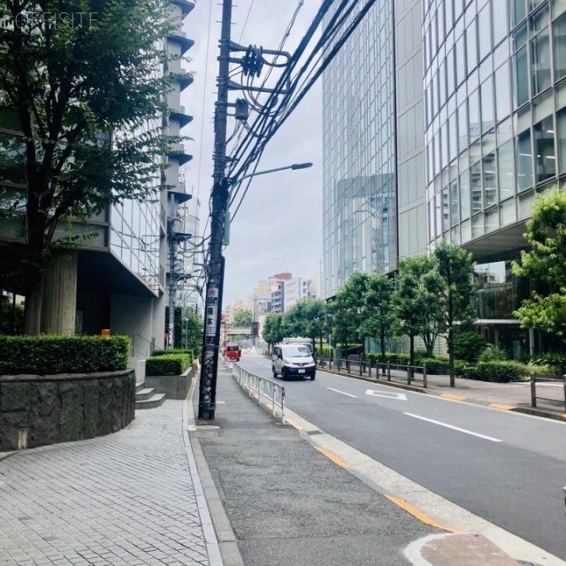 祐真ビル本館 ビル前面道路