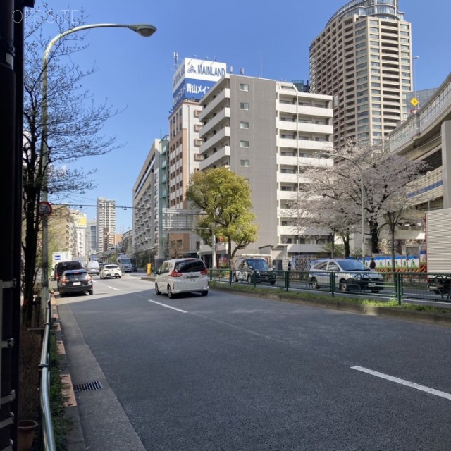 麻布ウィンテルビル 前面道路